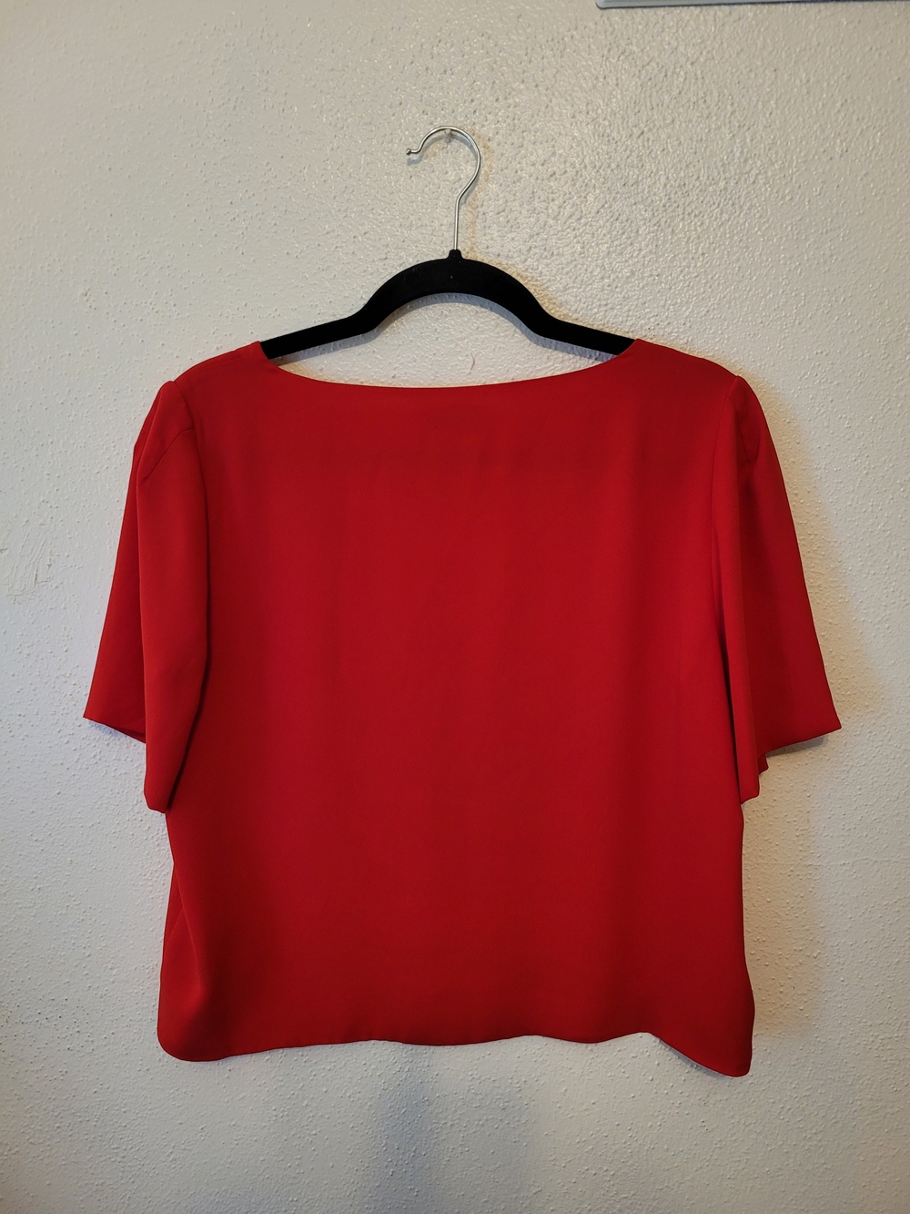 Aritzia Babaton Randy Blouse Red Flutter Sleeve V Neck Top Medium - Picture 3 of 6